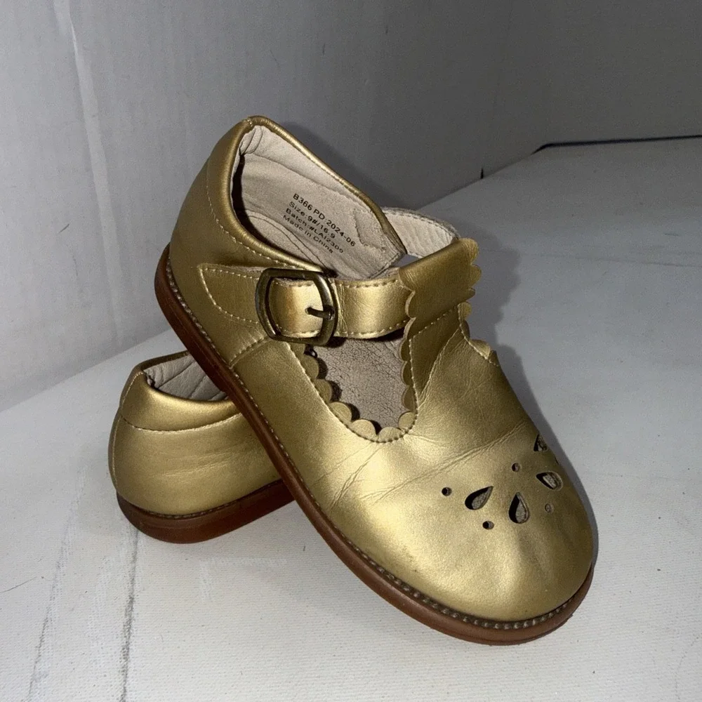 Felix & Flora Mary Jane Gold Metallic T-Strap Flats Dress Shoes Girls Size 9